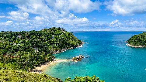 Пляж Януи на Пхукете 