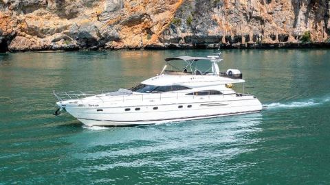 Аренда моторной Яхты "Princess 65"