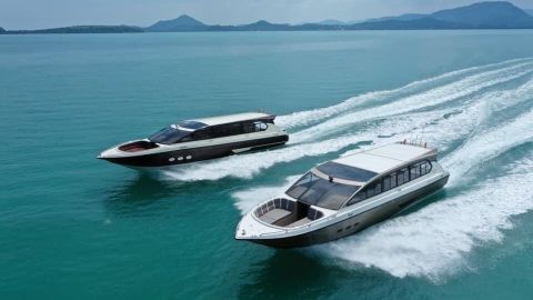 Аренда 3х моторной лодки \"Luxury\" - фото 1